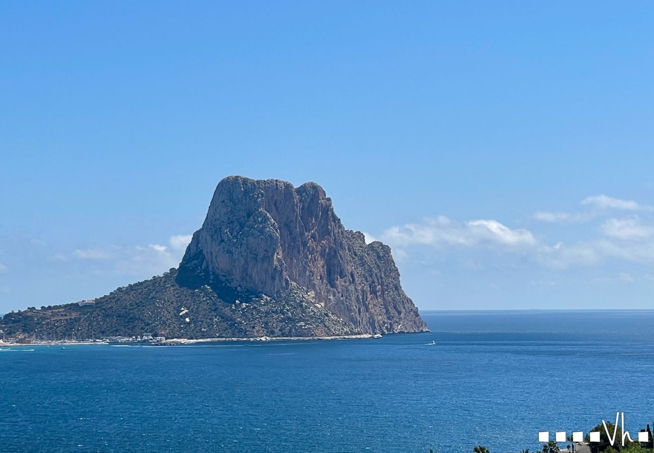 Terraced House in Calpe / Calp - MARYVILLA townhouse in Calpe &ndash; 3 bedrooms, sea views, 2 terraces, barbecue, air conditioning and Wi-Fi