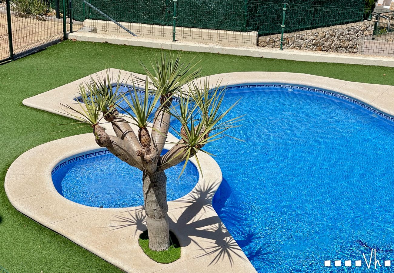 Terraced House in Calpe / Calp - MARYVILLA townhouse in Calpe &ndash; 3 bedrooms, sea views, 2 terraces, barbecue, air conditioning and Wi-Fi