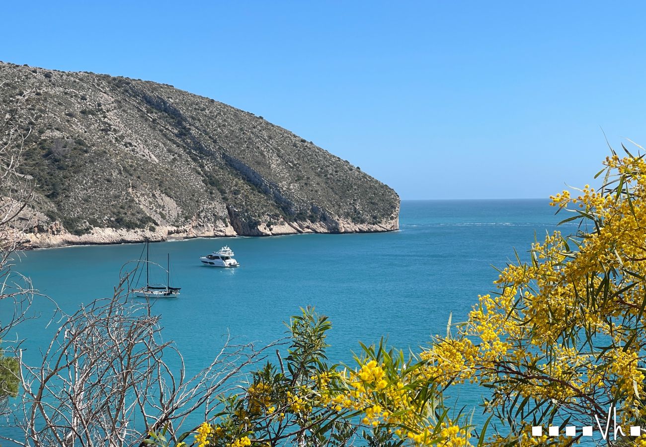 Apartment in Moraira - MILOS Apartment in Moraira – For 4 people, 200 metres from the sea, terrace and parking included