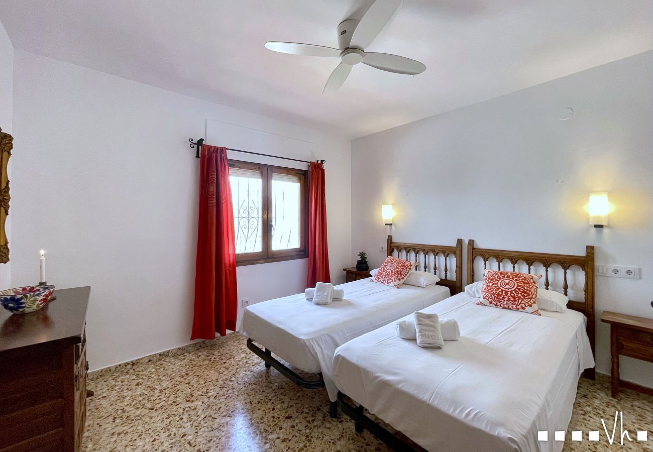 Villa in Benissa - RULLE - Villa for 6 people with spectacular sea views 