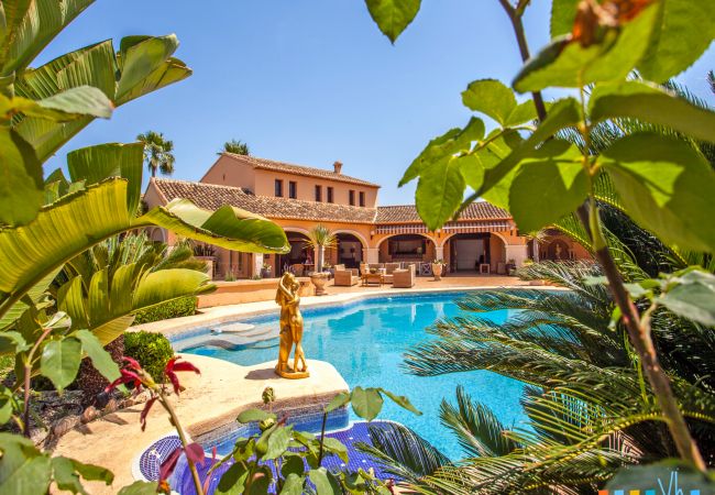 Villa/Dettached house in Benissa - COLISEO - Stunning rustic villa for 8 people in Benissa 