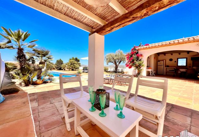 Villa in Benissa - MARIPOSA - Cosy country house with pool and mountain views 