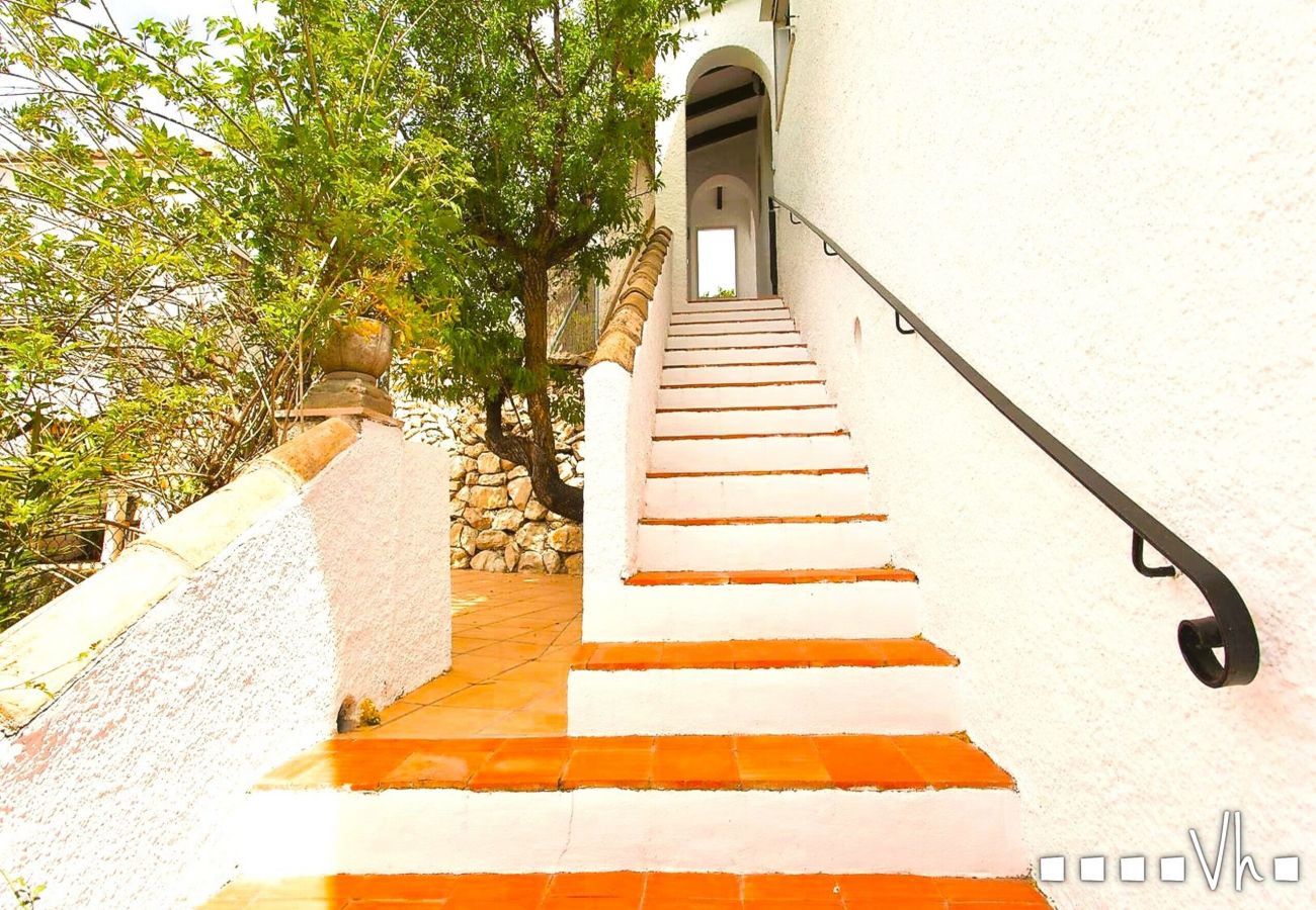 Villa in Benissa - TYPEE - Beautiful chalet for 6 persons in Benissa costa 
