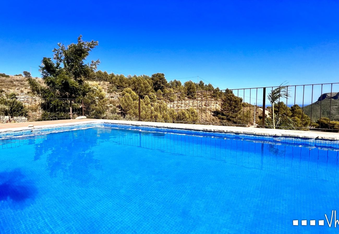 Villa in Benissa - CALIMA- Cozy country house in Benissa (Partida Pinos) with private pool.