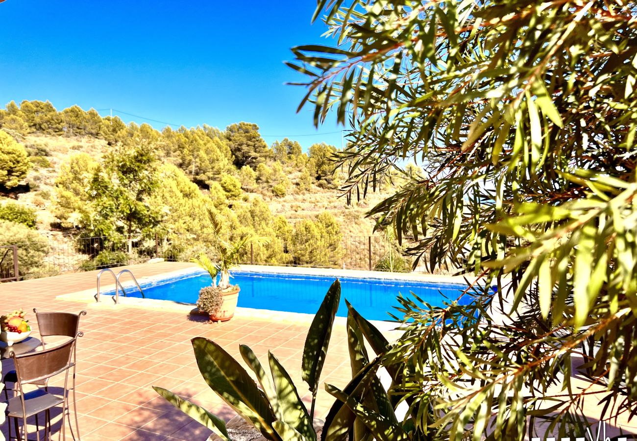 Villa in Benissa - CALIMA- Cozy country house in Benissa (Partida Pinos) with private pool.