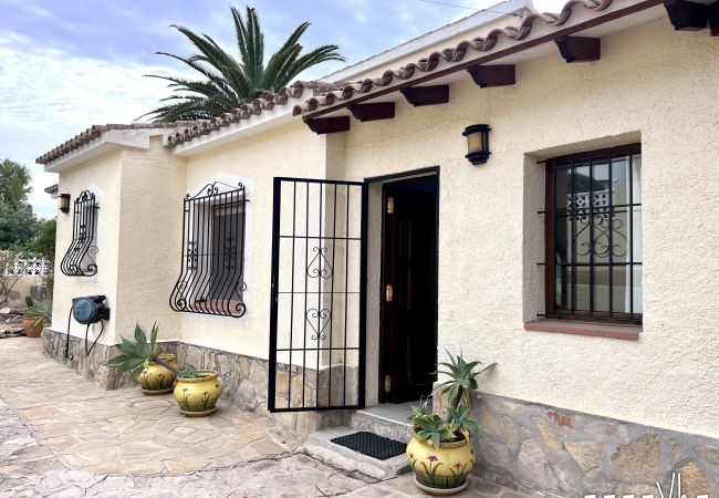 Villa in Benissa - FLORES- Lovely villa in Benissa with private pool.