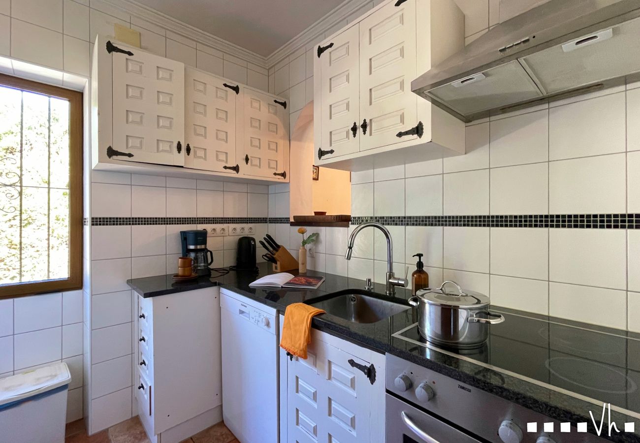 Villa in Moraira - Villa RODRIGANDA in Moraira – 3 bedrooms, private pool, 700 metres from El Portet beach, air conditioning and Wi-Fi