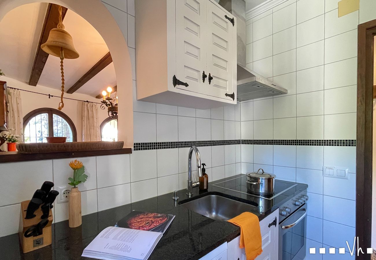 Villa in Moraira - Villa RODRIGANDA in Moraira – 3 bedrooms, private pool, 700 metres from El Portet beach, air conditioning and Wi-Fi