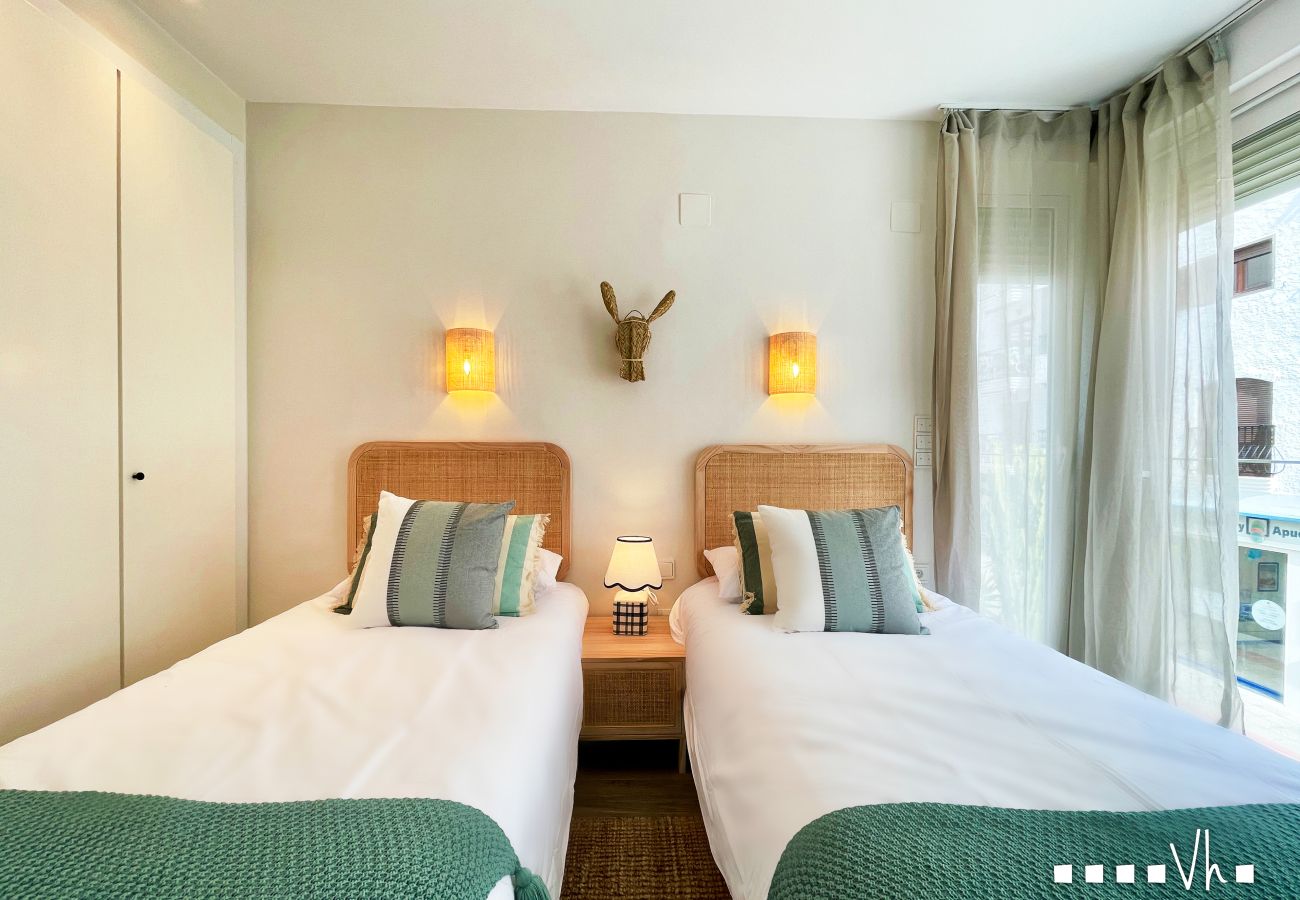 Apartment in Moraira - Luxury Holiday Apartment for 4 in Moraira Centre - THE MORAIRA COLLECTION 1