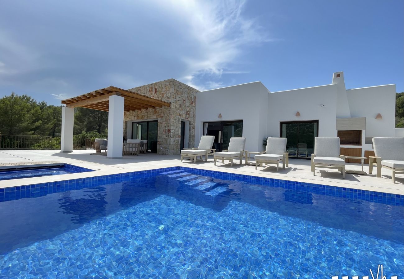 Villa in Pedreguer - Modern villa for 6 with private pool and mountain views  -  LA OKSANA 