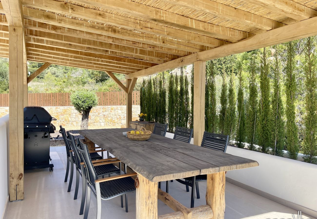 Villa in Pedreguer - Modern villa for 6 with private pool and mountain views  -  LA OKSANA 