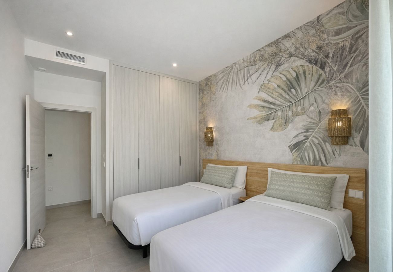 Villa in Pedreguer - Modern villa for 6 with private pool and mountain views  -  LA OKSANA 