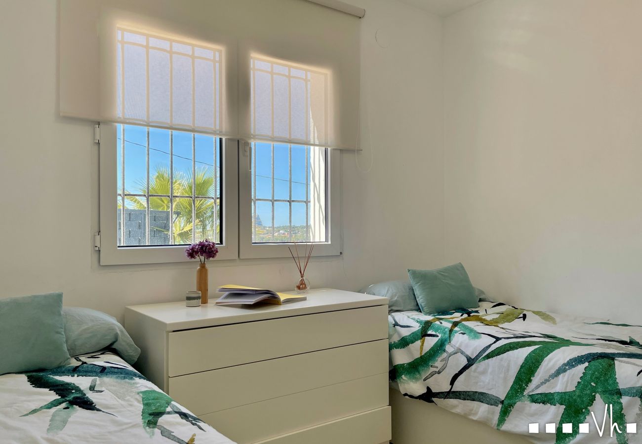 Villa in Teulada - Elegant Villa in Moraira for 6 · Private Pool Close to Town – ALMARE