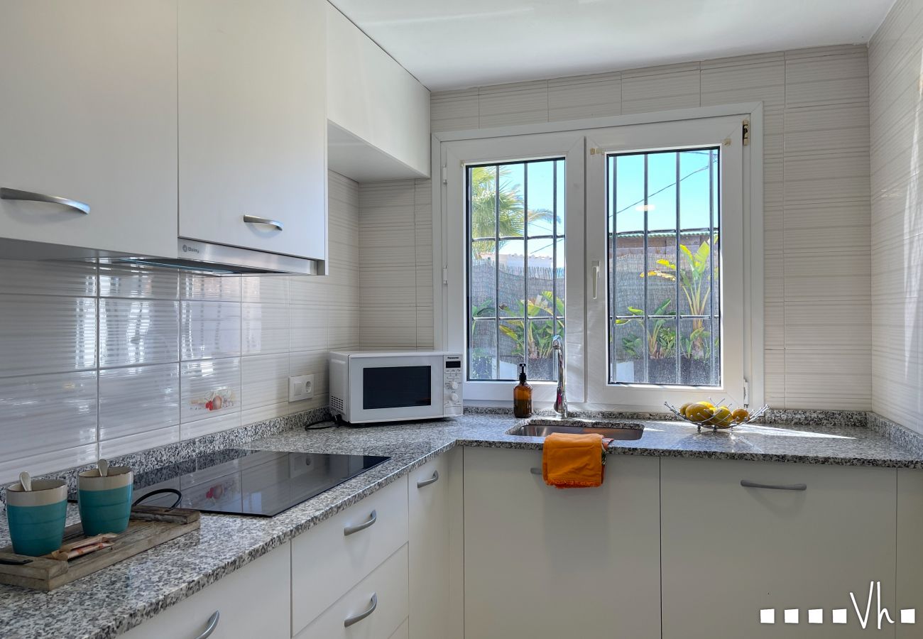 Villa in Teulada - Elegant Villa in Moraira for 6 · Private Pool Close to Town – ALMARE