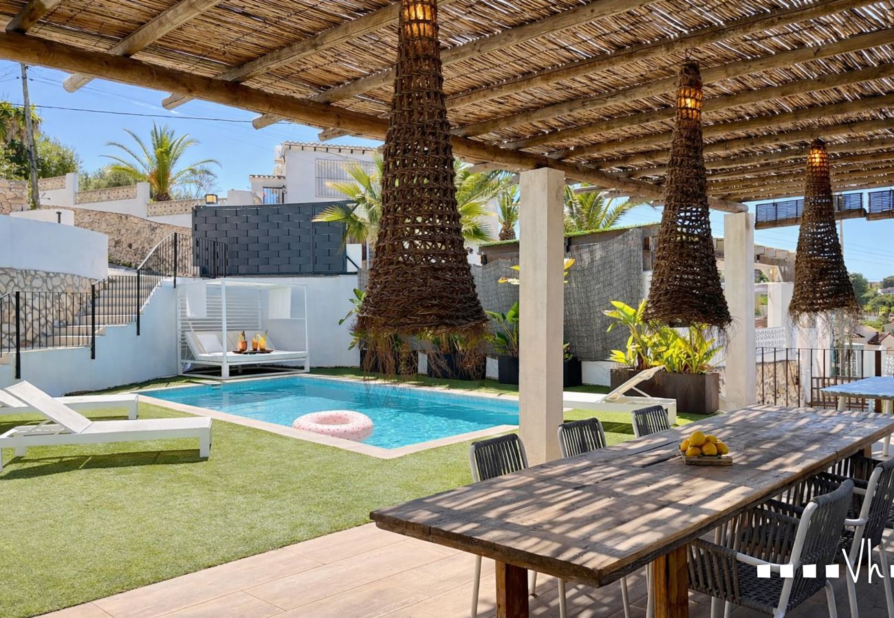 Villa in Teulada - Elegant Villa in Moraira for 6 · Private Pool Close to Town – ALMARE