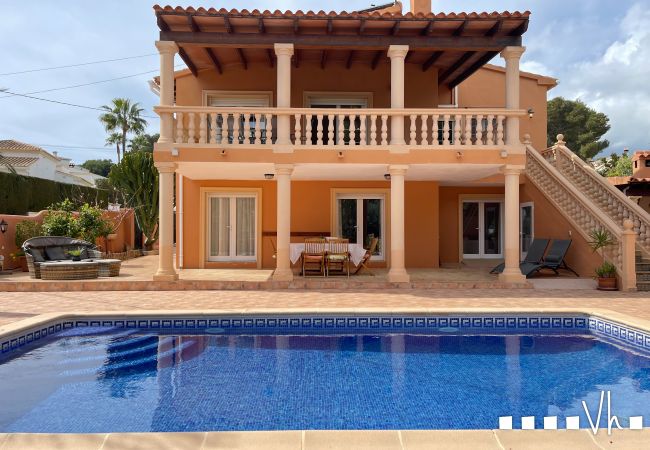 Villa à Moraira - Villa CARRASQUETA &agrave; Moraira &ndash; 5 chambres, piscine priv&eacute;e, barbecue et terrasses avec vue. &Agrave; 800 m de la plage.