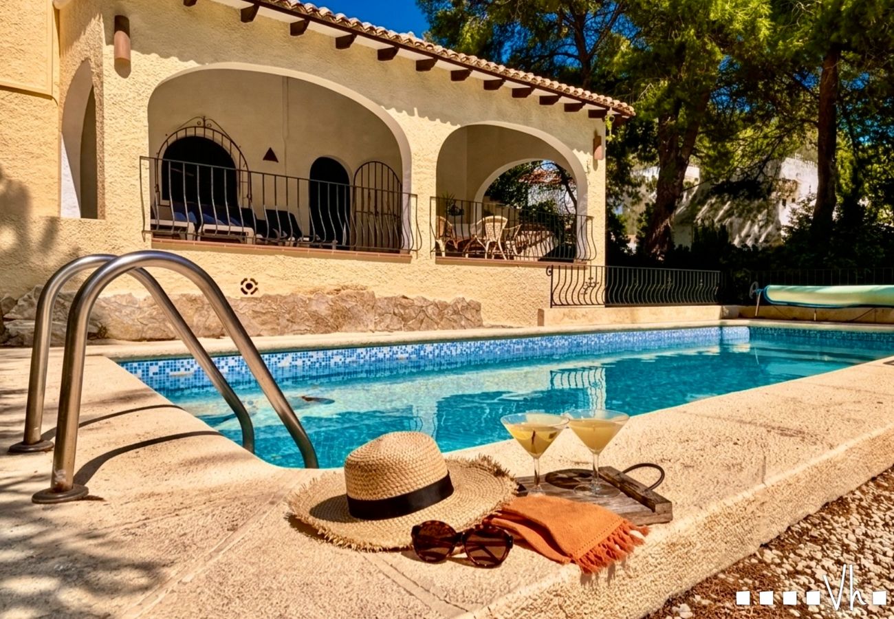 Villa à Moraira - Villa RODRIGANDA à Moraira – 3 chambres, piscine privée, à 700 m de la plage El Portet, climatisation et wifi