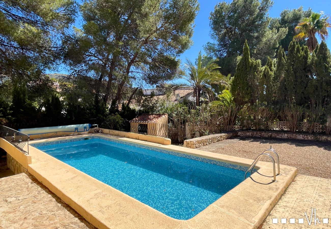 Villa à Moraira - Villa RODRIGANDA à Moraira – 3 chambres, piscine privée, à 700 m de la plage El Portet, climatisation et wifi