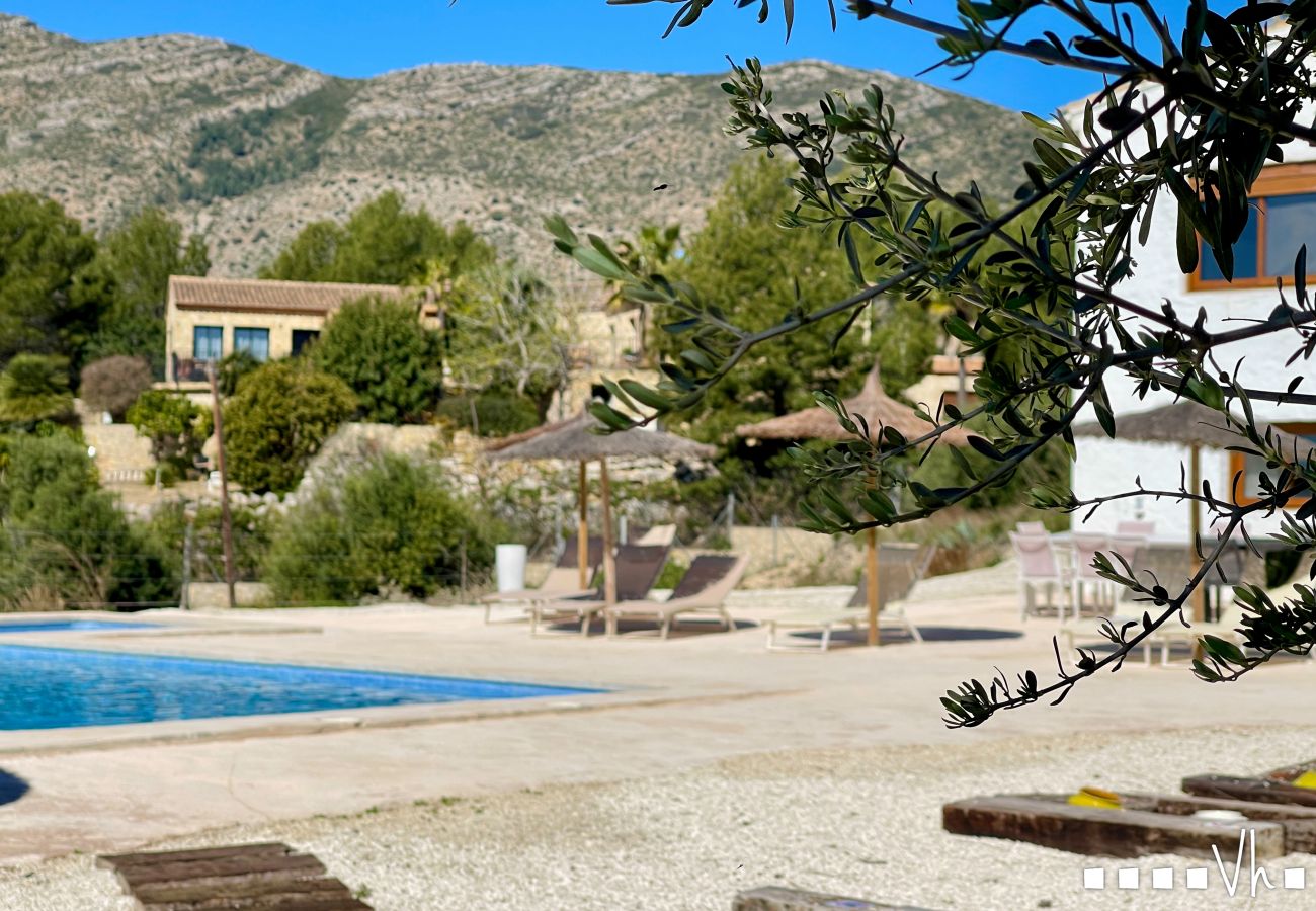Gîte Rural à Benissa - Villa MATIMI à Benissa – Maison rurale avec piscine, terrasse avec vue, chargeur pour voitures électriques et environnement calme