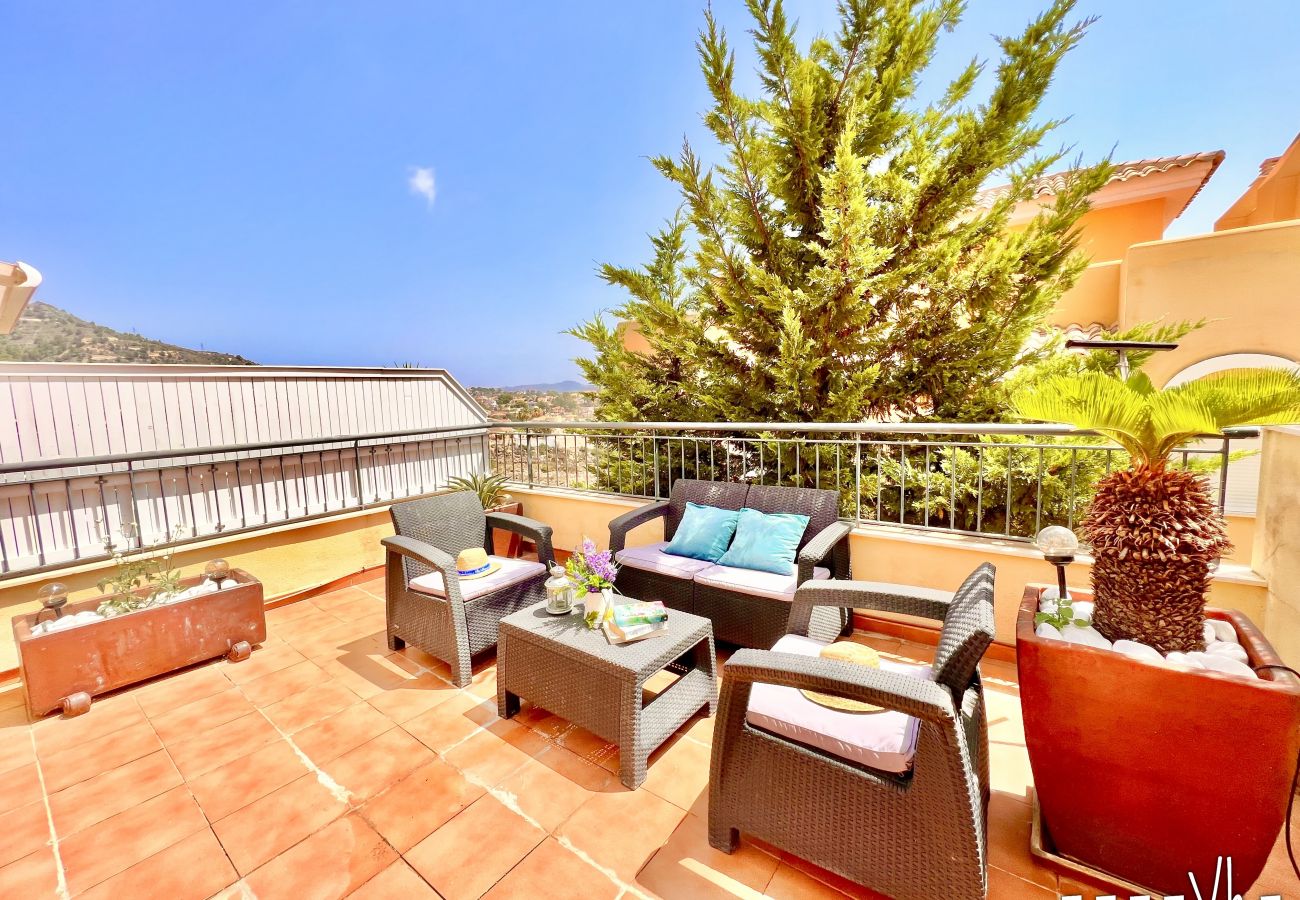 Herenhuis in Calpe - MARYVILLA – Semi-detached property in urbanization Montesol, Calpe, with sea views. 