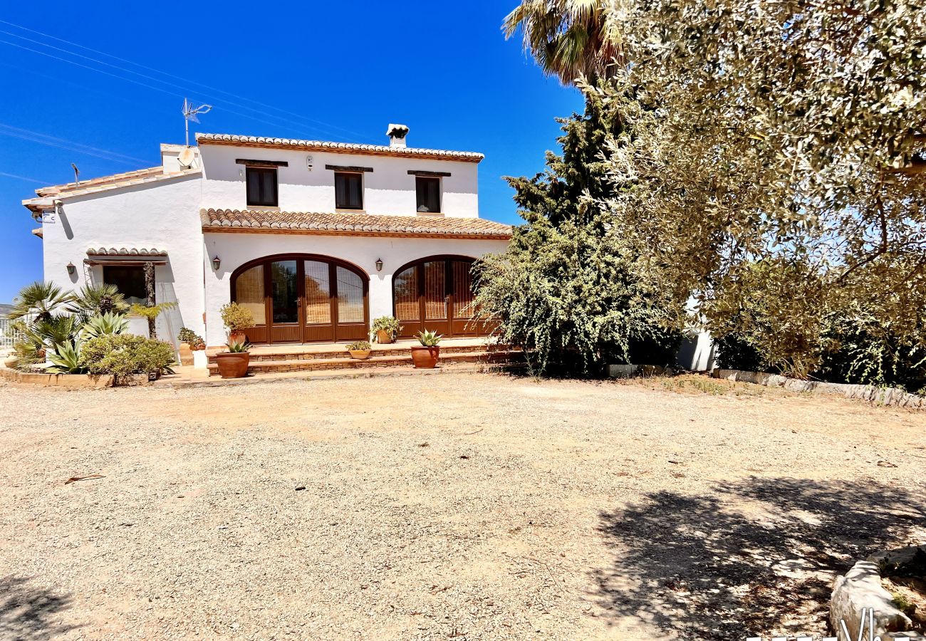 Villa in Benissa - MARIPOSA- Gezellig landhuis met zwembad en uitzicht op de bergen 