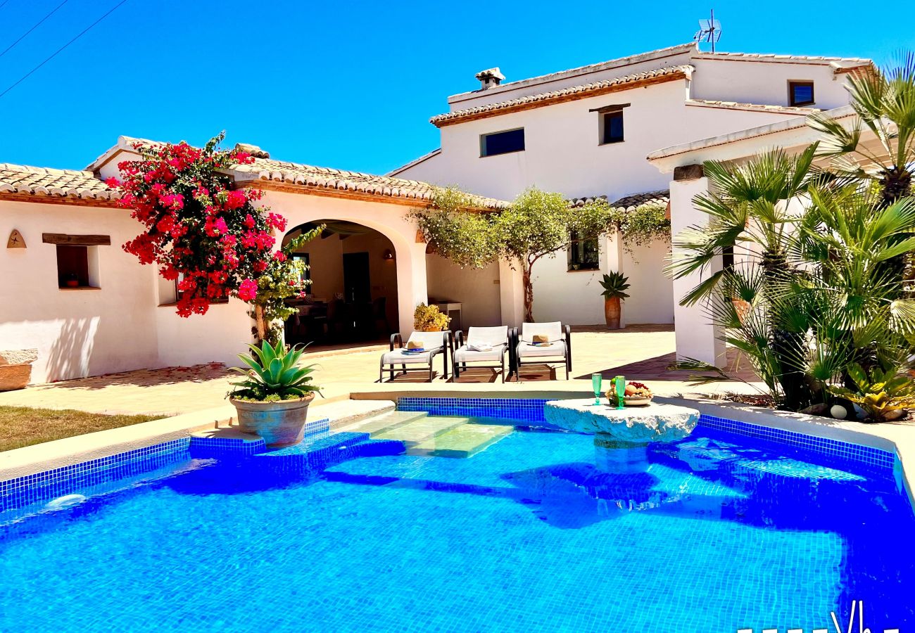 Villa in Benissa - MARIPOSA- Gezellig landhuis met zwembad en uitzicht op de bergen 