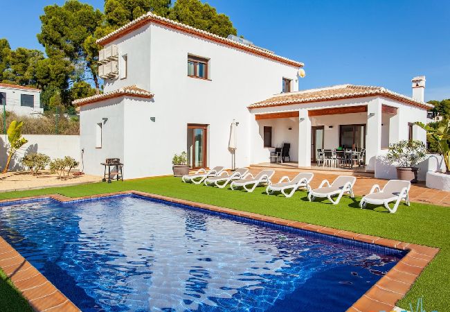 Villa in Benissa - PINETS - Preciosa villa con piscina y vistas al mar a solo 700 metros de la Cala Pinets de Benissa 
