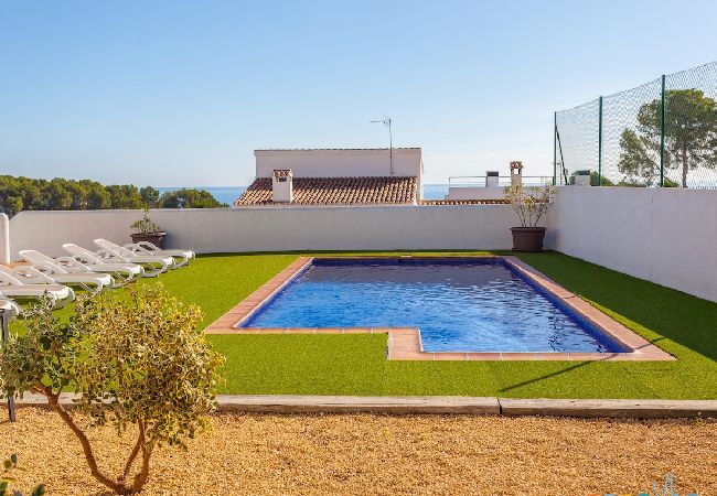 Villa in Benissa - PINETS - Mooie villa met zwembad en uitzicht op zee op slechts 700 meter van Cala Pinets in Benissa. 