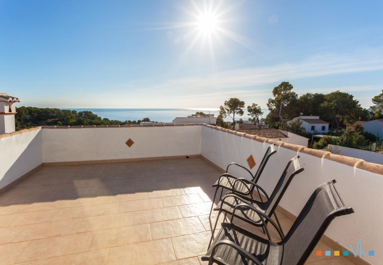 Villa in Benissa - PINETS - Mooie villa met zwembad en uitzicht op zee op slechts 700 meter van Cala Pinets in Benissa. 