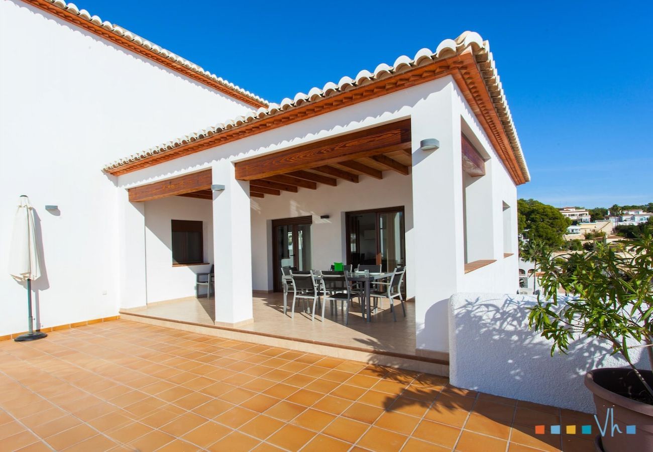 Villa in Benissa - PINETS - Mooie villa met zwembad en uitzicht op zee op slechts 700 meter van Cala Pinets in Benissa. 