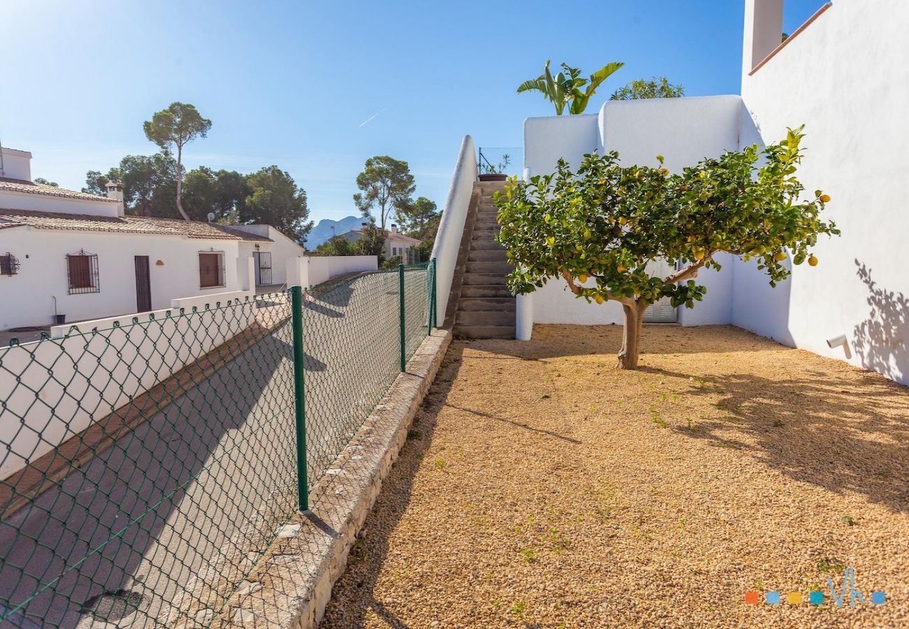 Villa in Benissa - PINETS - Mooie villa met zwembad en uitzicht op zee op slechts 700 meter van Cala Pinets in Benissa. 