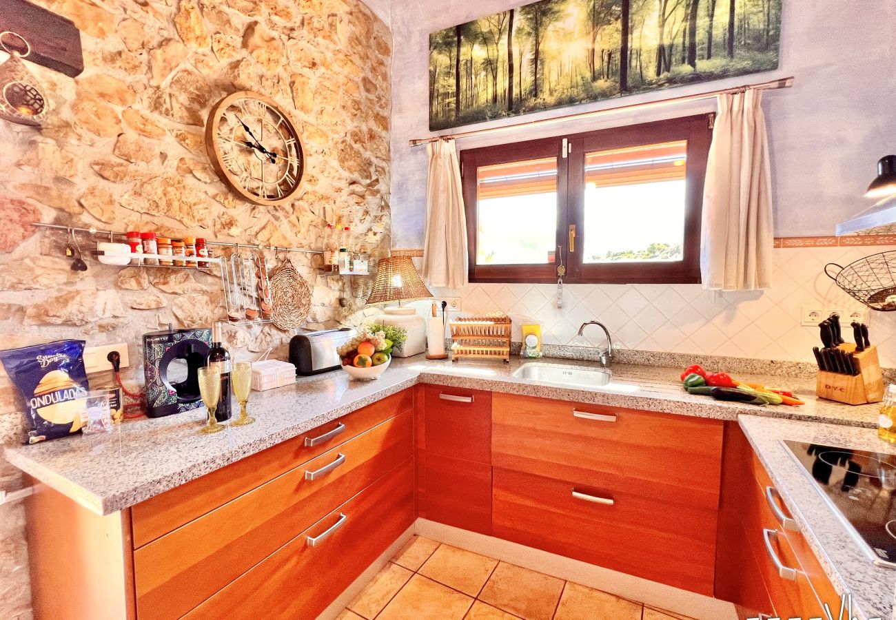 Villa in Benissa - CALIMA- Cozy country house in Benissa (Partida Pinos) with private pool.