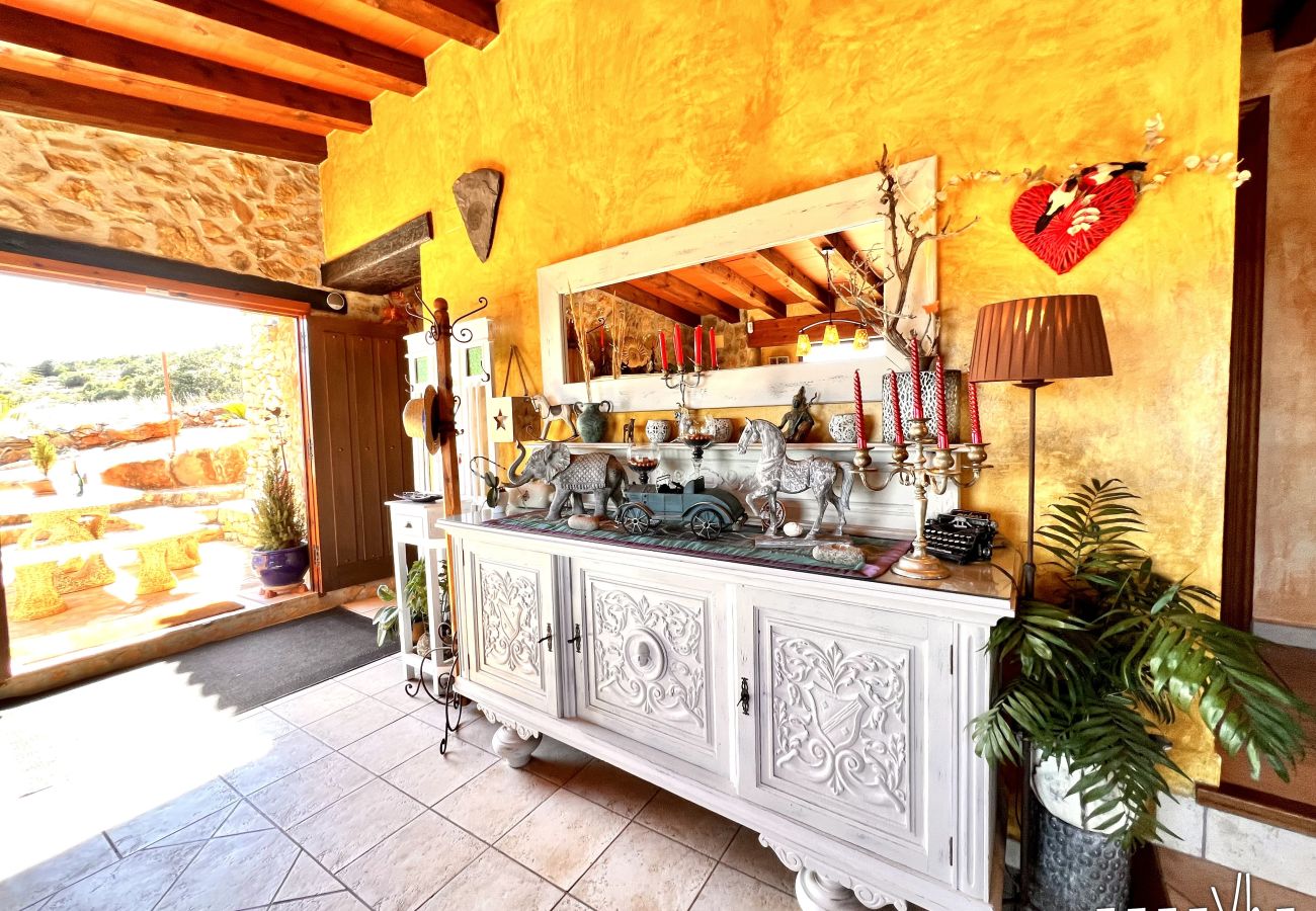 Villa in Benissa - CALIMA- Cozy country house in Benissa (Partida Pinos) with private pool.