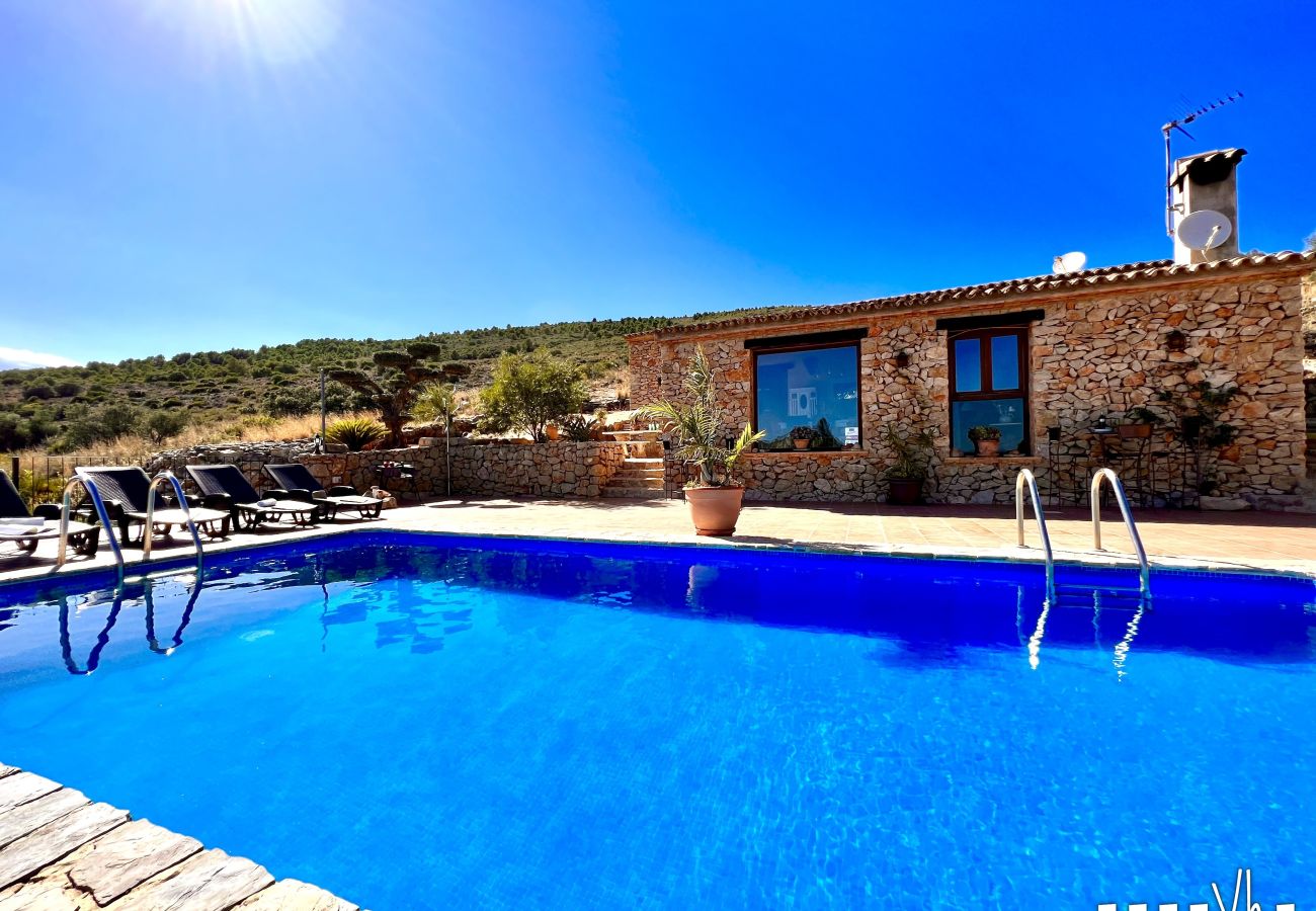 Villa in Benissa - CALIMA- Cozy country house in Benissa (Partida Pinos) with private pool.