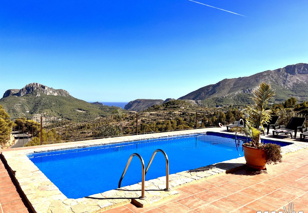 Villa in Benissa - CALIMA- Cozy country house in Benissa (Partida Pinos) with private pool.