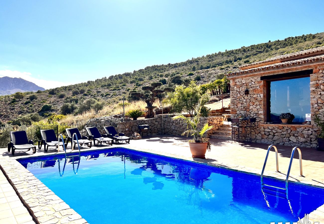 Villa in Benissa - CALIMA- Cozy country house in Benissa (Partida Pinos) with private pool.