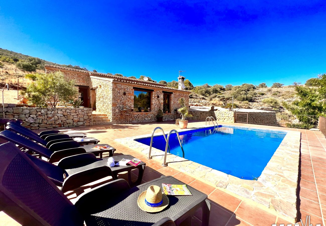 Villa in Benissa - CALIMA- Cozy country house in Benissa (Partida Pinos) with private pool.