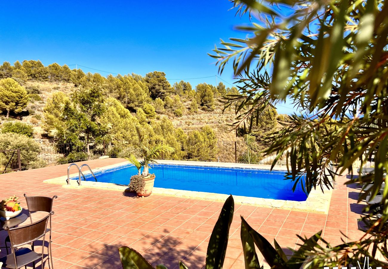 Villa in Benissa - CALIMA- Cozy country house in Benissa (Partida Pinos) with private pool.