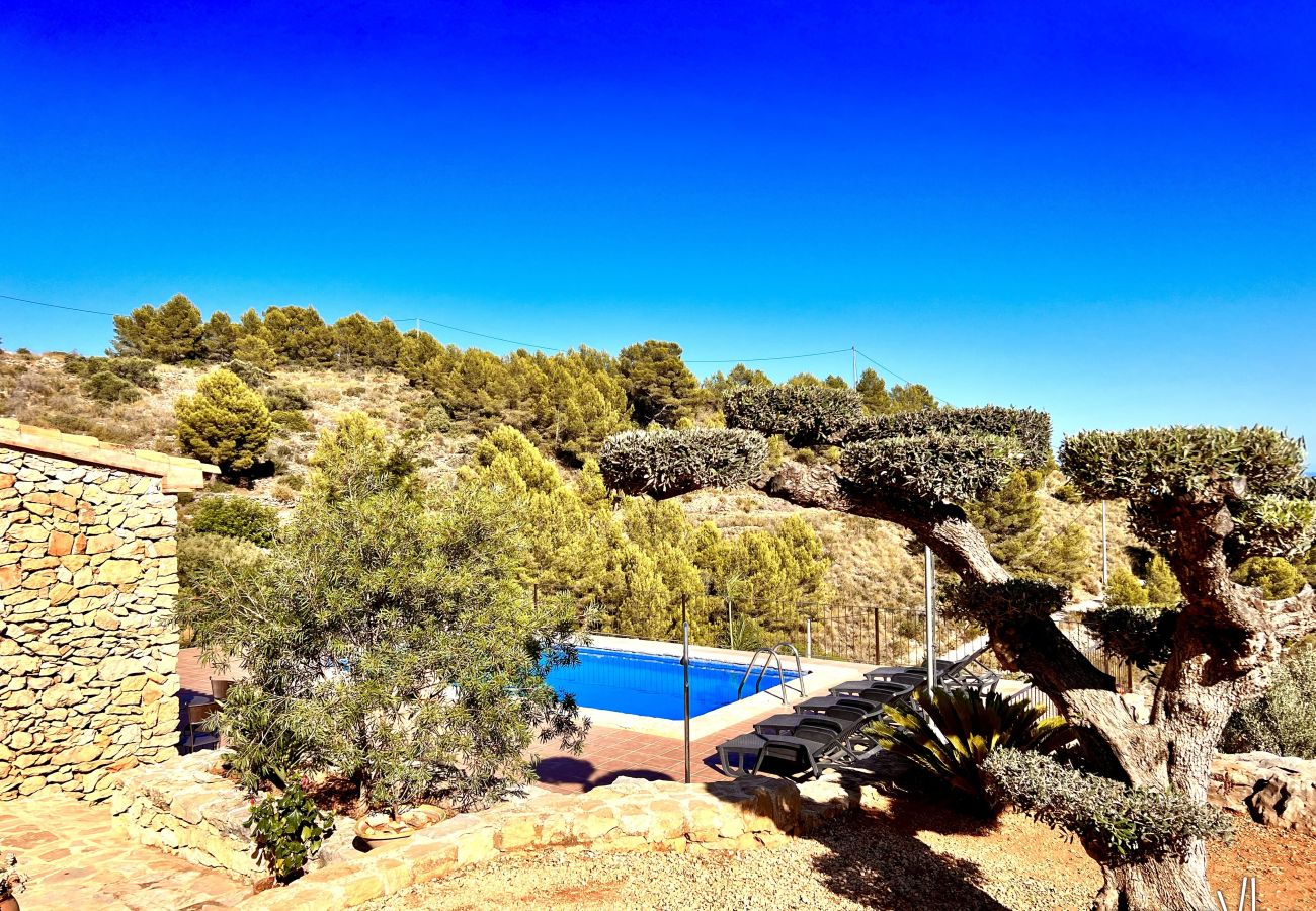 Villa in Benissa - CALIMA- Cozy country house in Benissa (Partida Pinos) with private pool.