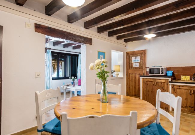 Huis in Cala Sant Vicenç - Blue fisherman house 2 By home villas 360 