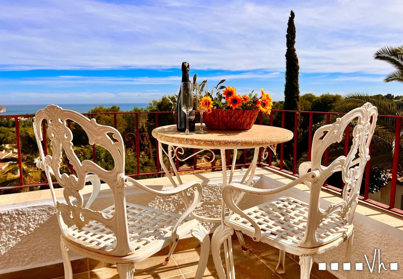 Villa in Moraira - VILLA CHRIS - Spectaculair uitzicht op zee