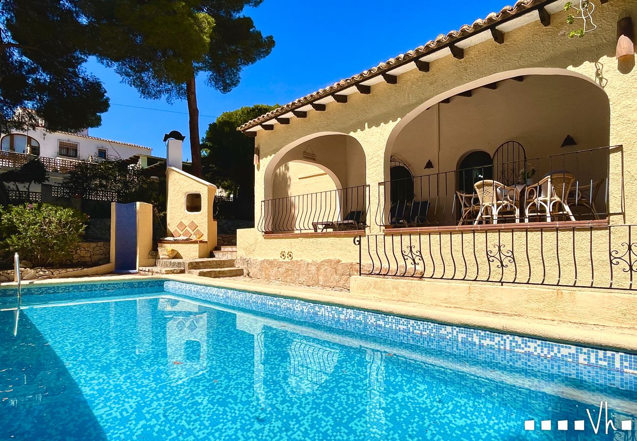 Villa in Moraira - Villa RODRIGANDA in Moraira – 3 slaapkamers, privézwembad, op 700 m van het strand El Portet, airconditioning en wifi