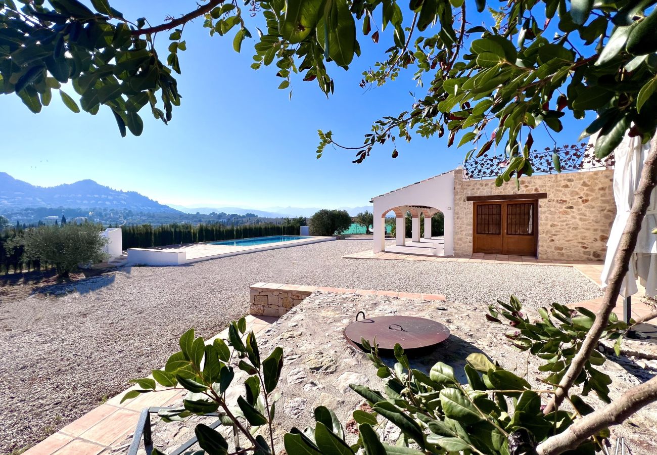 Villa in La Xara - CASA BLANCA - Grote rustieke finca voor 14 personen