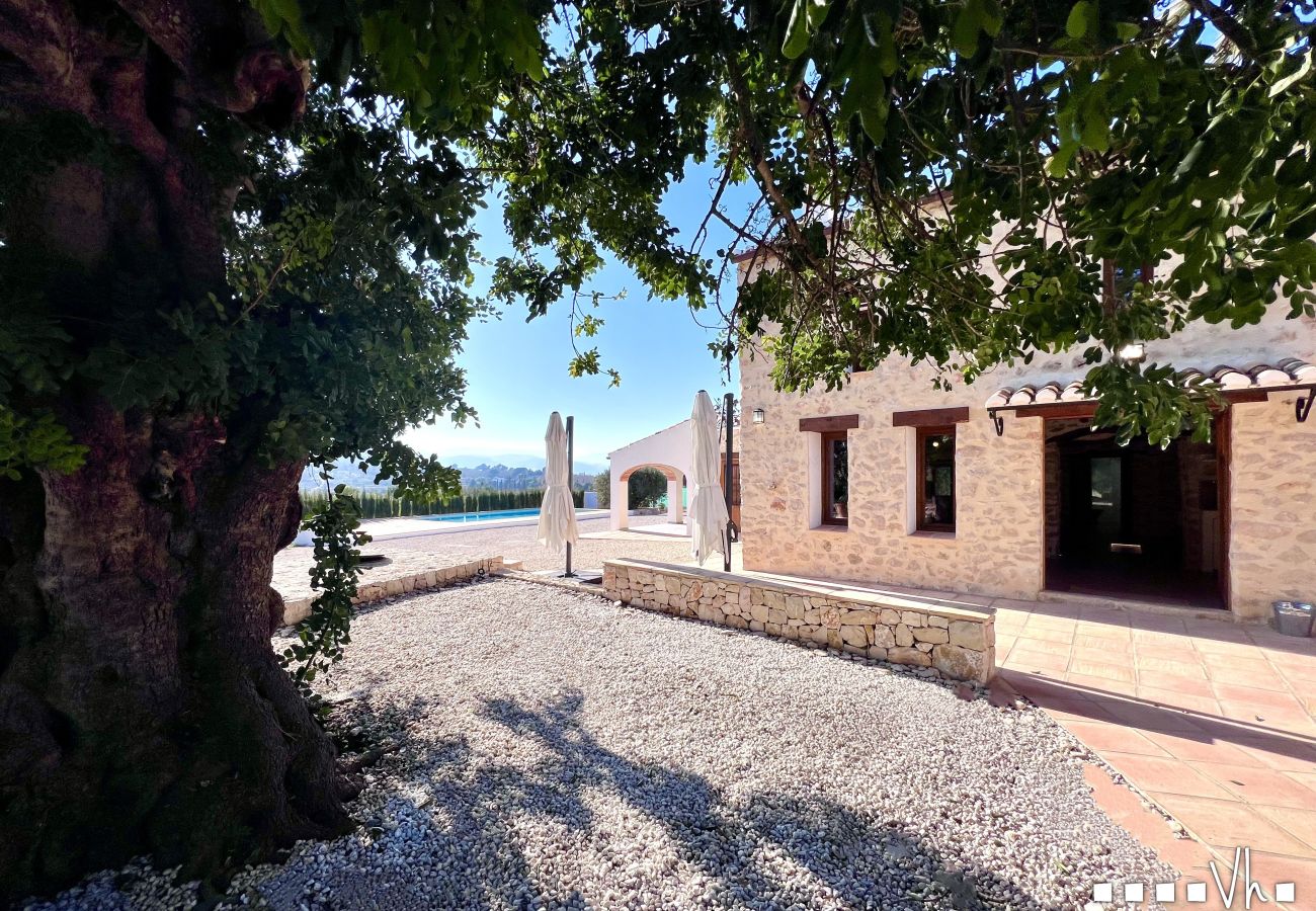 Villa in La Xara - CASA BLANCA - Grote rustieke finca voor 14 personen