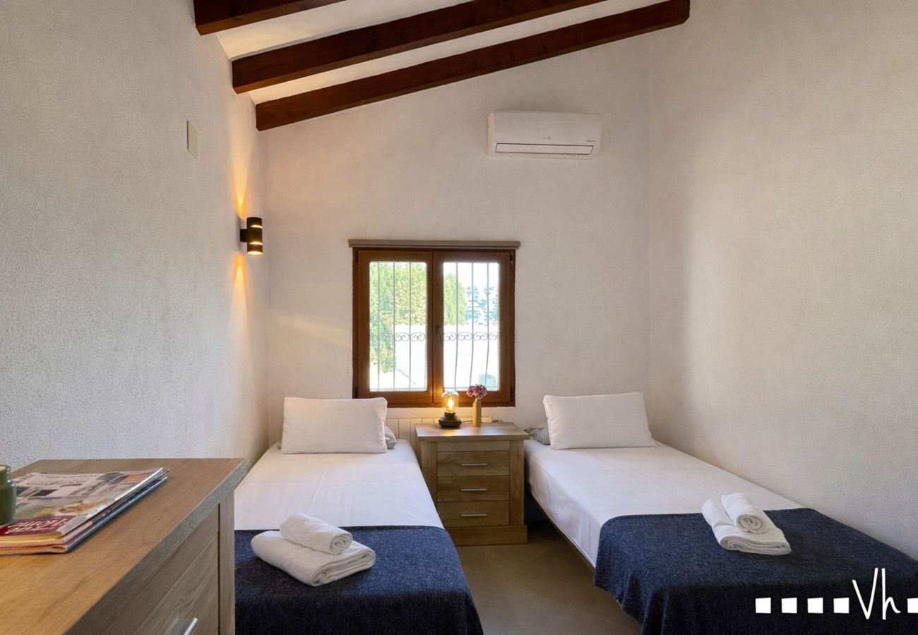 Villa in Moraira - Villa met privézwembad voor 6 personen in Moraira – VILLA ORENSE